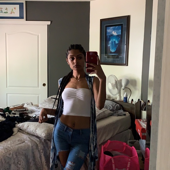 Meet your Posher, Alexa - Picture 2 of 3